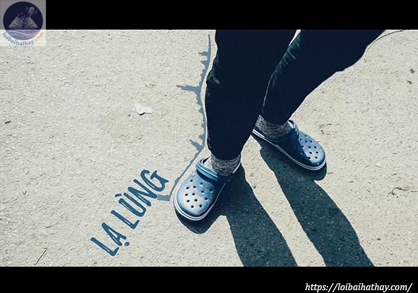 Lời bài hát Lạ Lùng_Loibaihathay